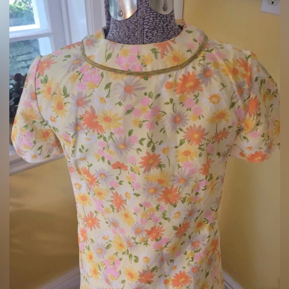 Vintage
1960's House of Fabrics Daisy floral print maxi dress, bow, buttons. US6 - Picture 6 of 7